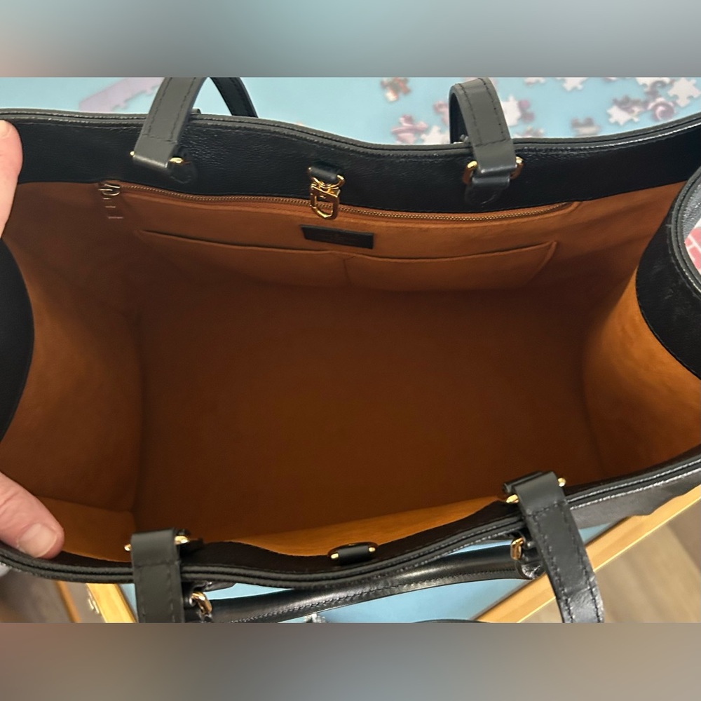 Louis Vuitton Black On The Go GM Bag - CHARM INCLUDED!! - Picture 11 of 16
